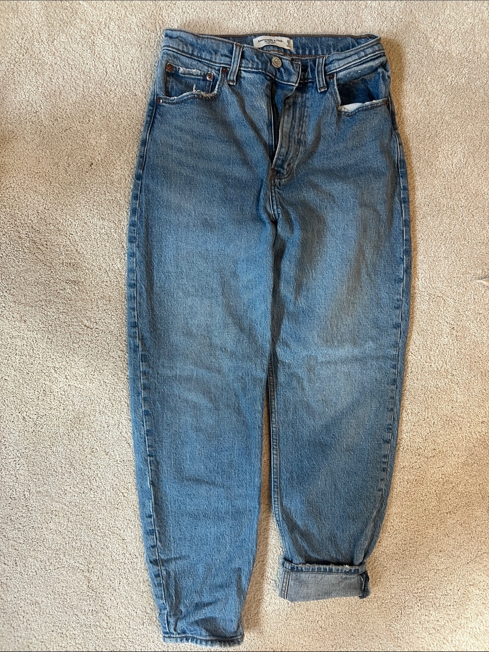 Abercrombie & Fitch Women's 90s mom high rise  Jeans - Medium Blue